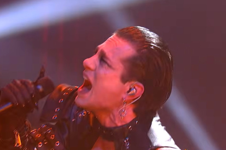 Stranci odlepili za novom verzijom pesme "Kraj mene" grupe Lavina: "Serbia is the winner!" (VIDEO)