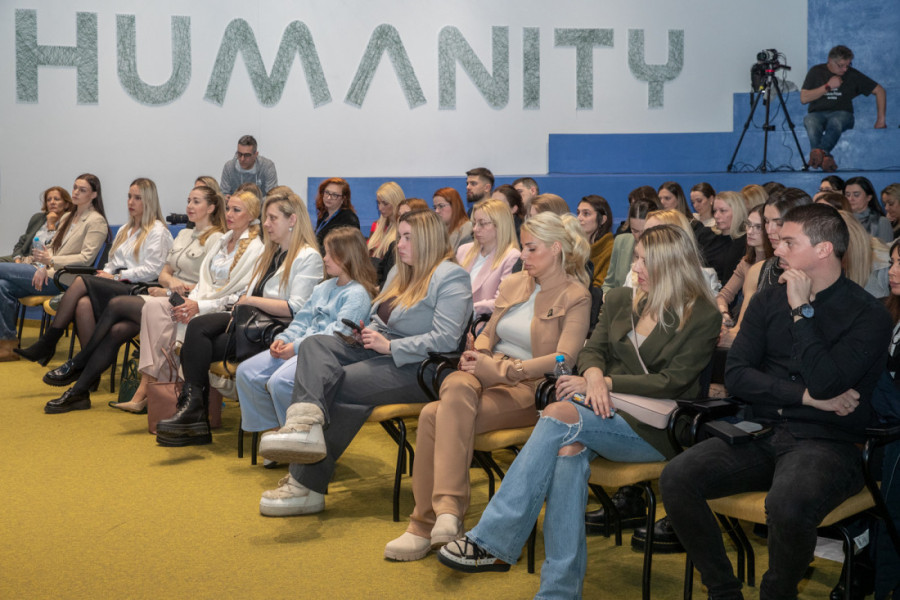 "Nijedna mama nije sama": Na Sajmu poslata važna poruka o zaštiti majki i dece posle razvoda! (FOTO)