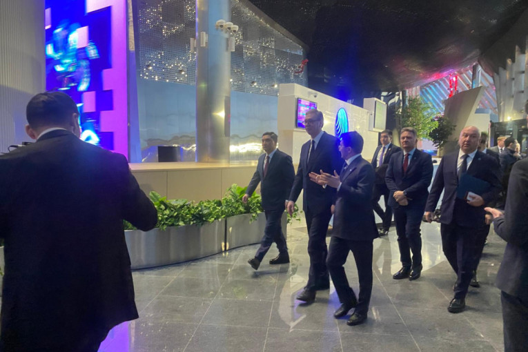 Kazahstanci pokazali kako se dočekuje državni vrh: Objavljen upečatljiv snimak Vučićevog dolaska (VIDEO)