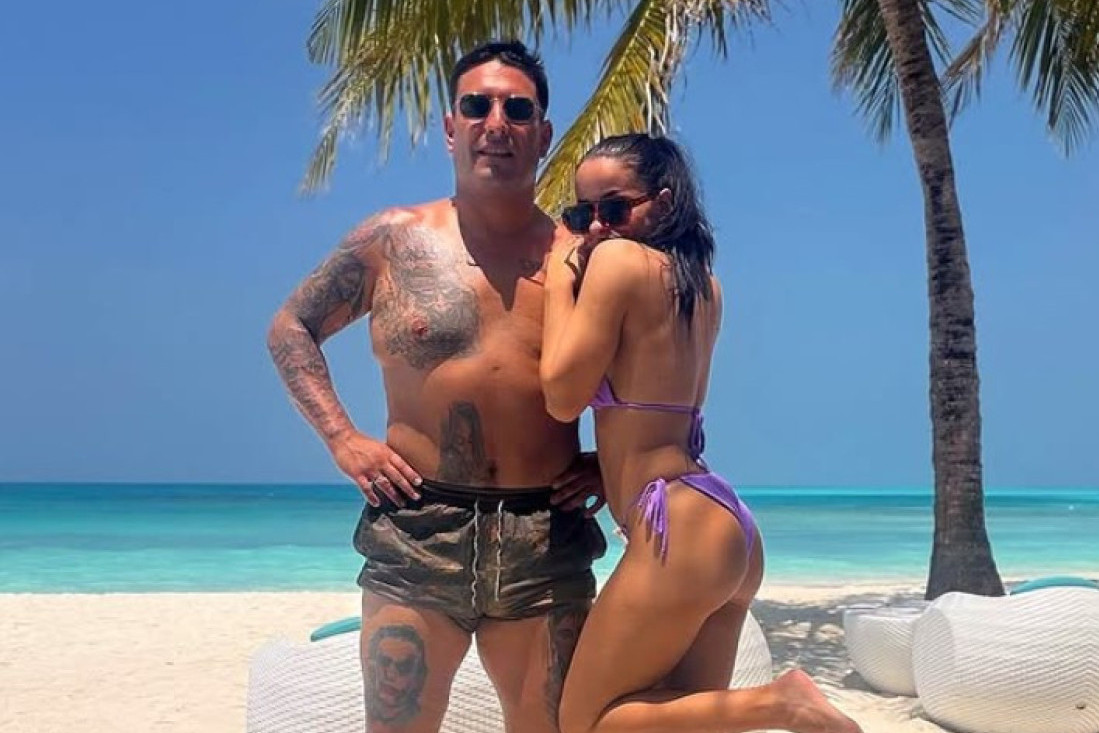 Lazići se baškare sa ćerkom na Maldivima! Pevačeva žena pokazala top formu!