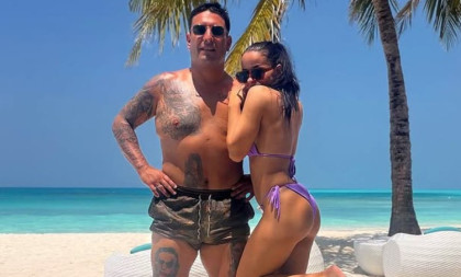 Lazići se baškare sa ćerkom na Maldivima! Pevačeva žena pokazala top formu!