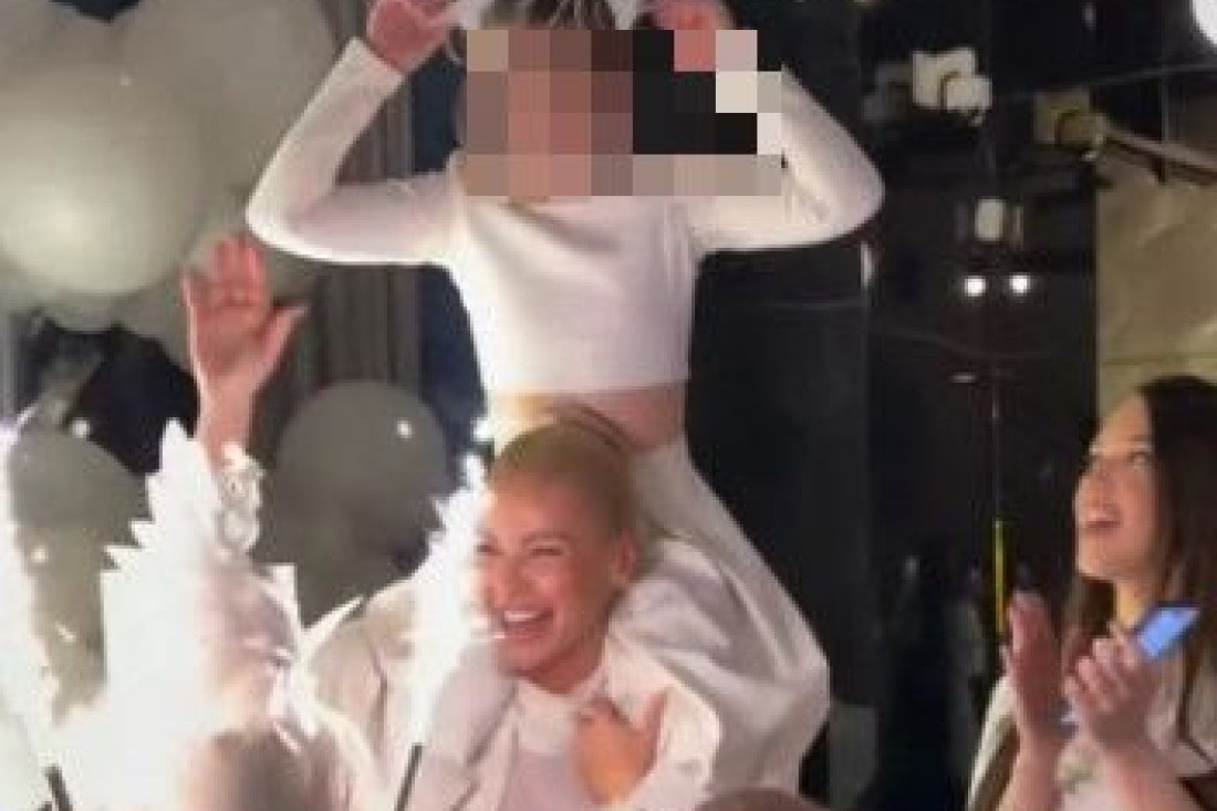 Katju nosi na leđima! Nataša Bekvalac mlađoj ćerki priredila rođendan iz bajke (FOTO)