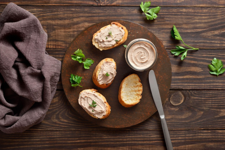 Kada probate ovu domaću pileću paštetu, kupovne više nećete ni pogledati (RECEPT)