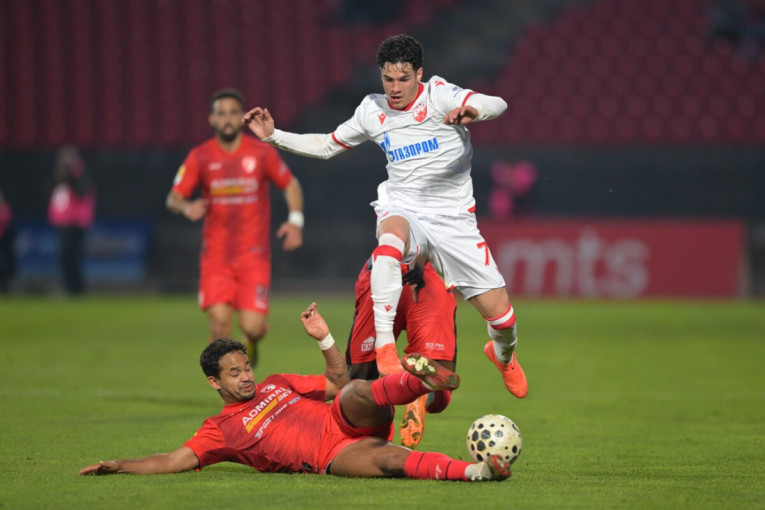 Radnički 1923 - Crvena zvezda: Kostov za ekspresno vođstvo, onda je prečka 2 puta spasila Kragujevčane (FOTO/VIDEO))