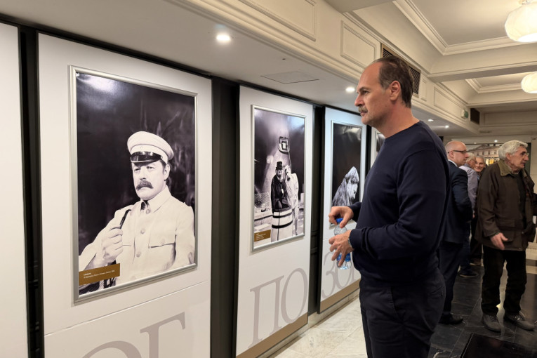 Izložba o Petru Banićeviću otvorena u Narodnom pozorištu: Sećanje na jednog od naših najvećih glumaca (FOTO)