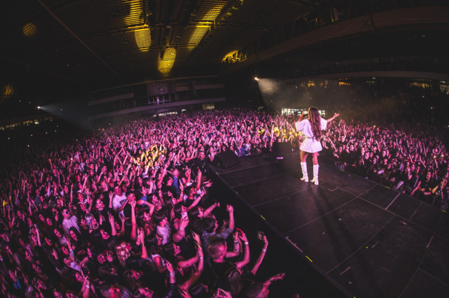 Novi Sad goreo uz Senidah: SPENS na nogama, publika u transu do poslednjeg takta