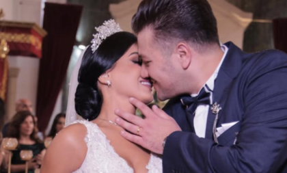 Mladoženja uradio nešto neviđeno: Sveštenik mu otimao pehar, gosti gledali u čudu (VIDEO)