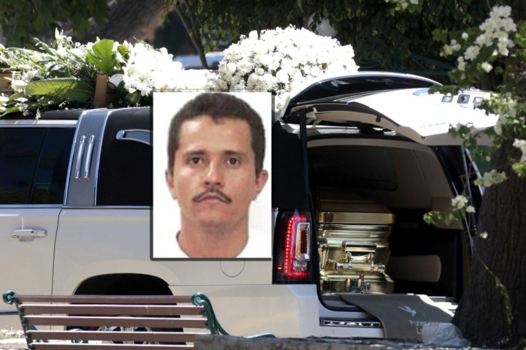 Kraj jedne ere: El Menčo ispraćen u zlatnom kovčegu, uz muziku i stroge mere bezbednosti (FOTO)