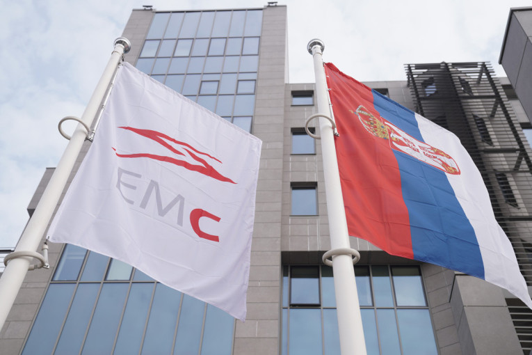 Vučić obilazi dispečerski centar EMS, nakon obilaska sastanak sa rukovodstvom (FOTO)