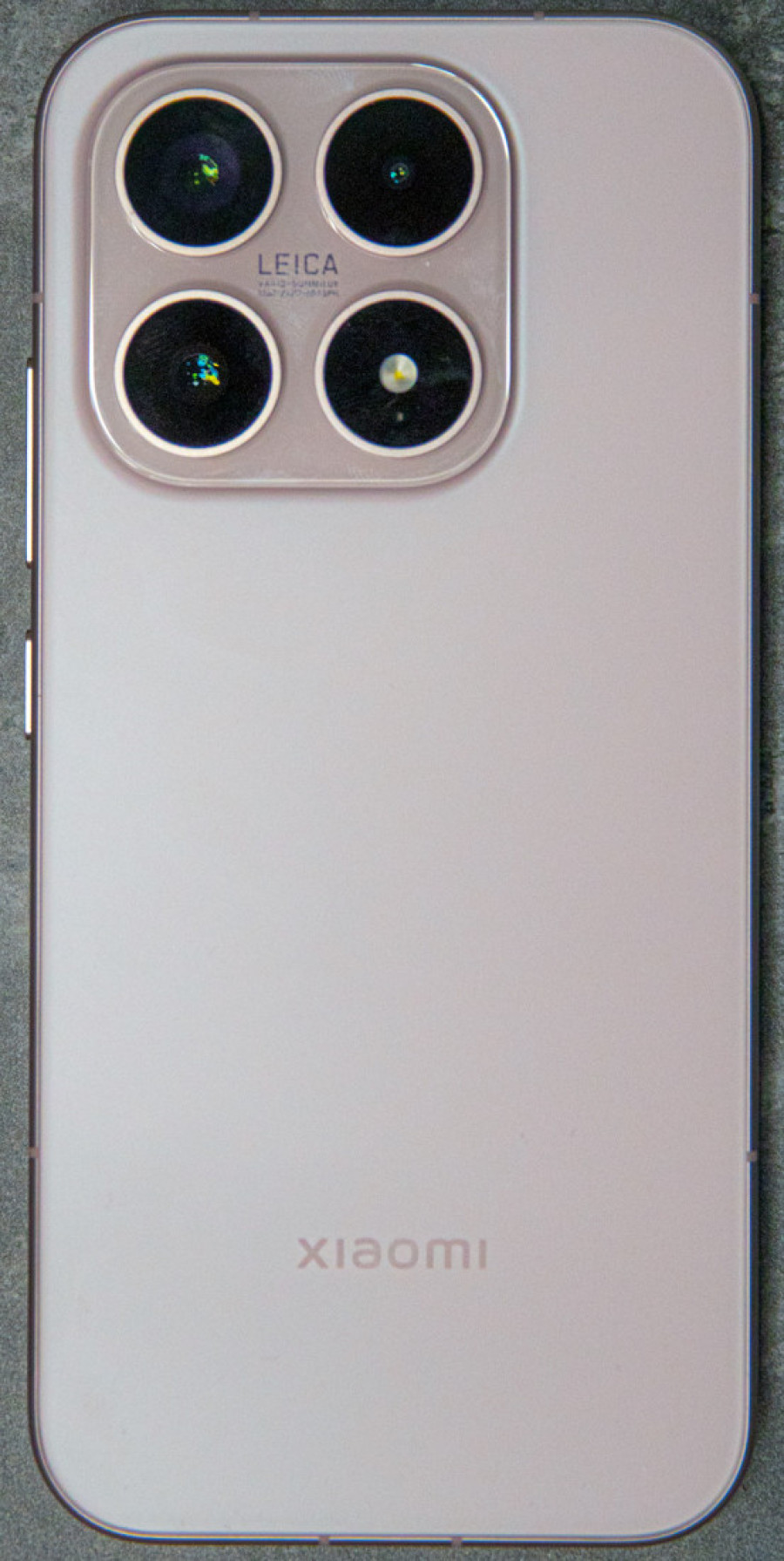 Telefon koji se bira instinktom: Zašto će žene obožavati Xiaomi 17 u Alpine Pink boji