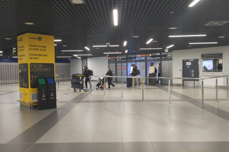 Pao na aerodromu sa novcem u pasošu: Kinez pokušao da podmiti kontrolu