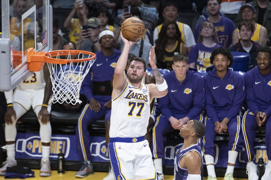 Lejkersi ostali na plej-of koloseku! Dončić i Lebron sprečili blamažu protiv Pelikansa!
