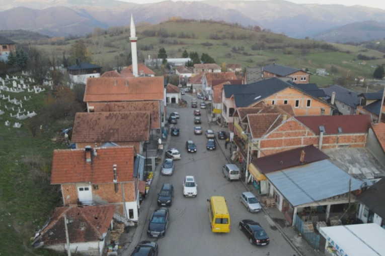 Tri dana žalosti u Sjenici nakon teške nesreće u kojoj su poginuli majka i kćerkica