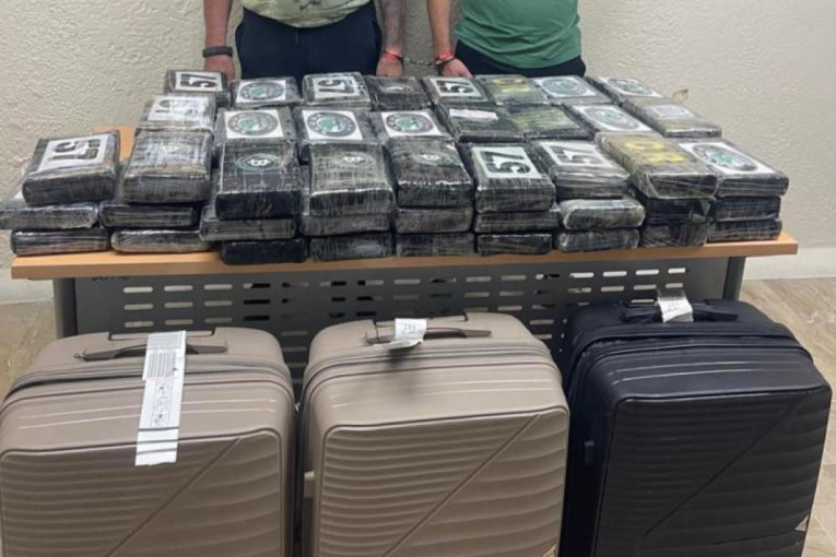 Srbi uhapšeni na aerodromu Punta Kana! U koferima nosili 75 paketa kokaina (FOTO/VIDEO)