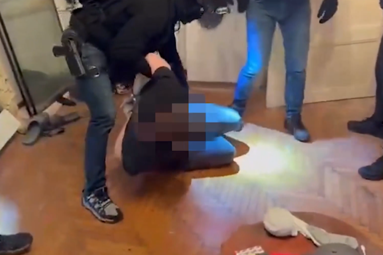 Palo devet članova organizovane grupe! Migrante prevozili od Beograda do granice