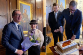 Ambasador Slovačke posetio Vučića za rođendan! Doneo Tokaj vino i Doboš tortu (VIDEO)