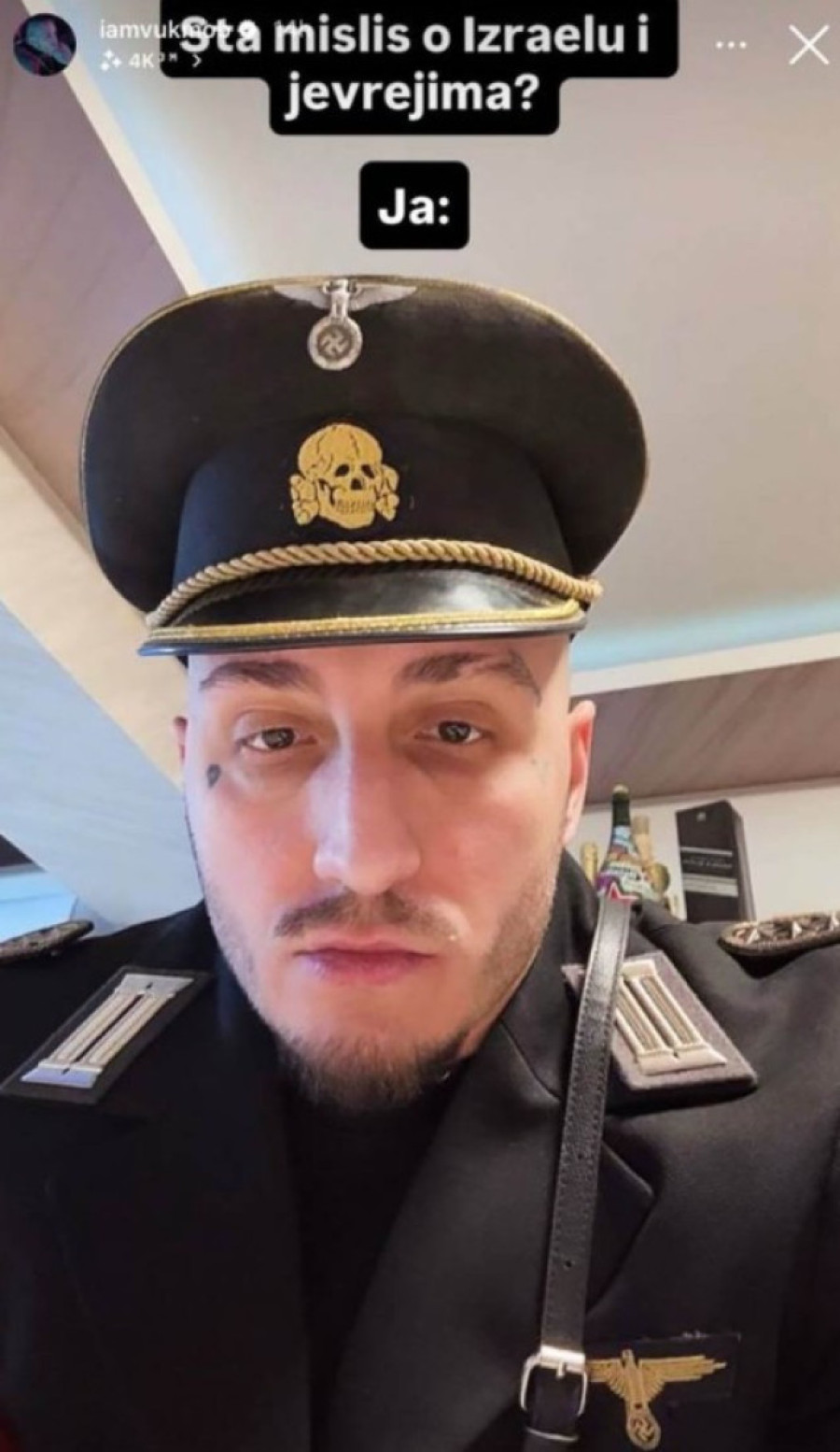 Vuk Mob u nacističkoj uniformi uz Hitlerov pozdrav! Zbog skandala mu možda ugase profil! (FOTO)