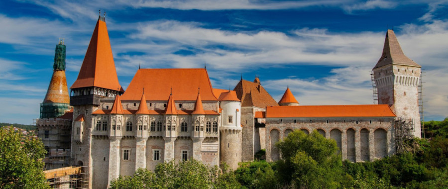 Dugih sedam godina je Drakula bio zarobljen u ovom zamku: Bajkovitu tvrđavu obožavaju i filmadžije, a do nje ima četiri sata vožnje (FOTO)
