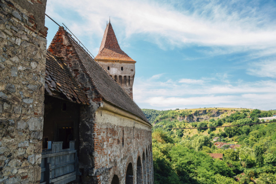 Dugih sedam godina je Drakula bio zarobljen u ovom zamku: Bajkovitu tvrđavu obožavaju i filmadžije, a do nje ima četiri sata vožnje (FOTO)