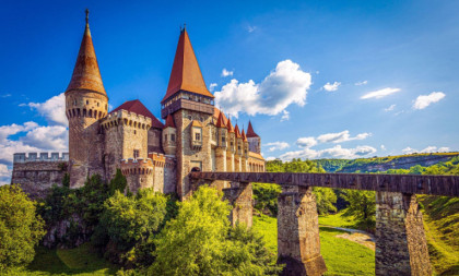 Dugih sedam godina je Drakula bio zarobljen u ovom zamku: Bajkovitu tvrđavu obožavaju i filmadžije, a do nje ima četiri sata vožnje (FOTO)