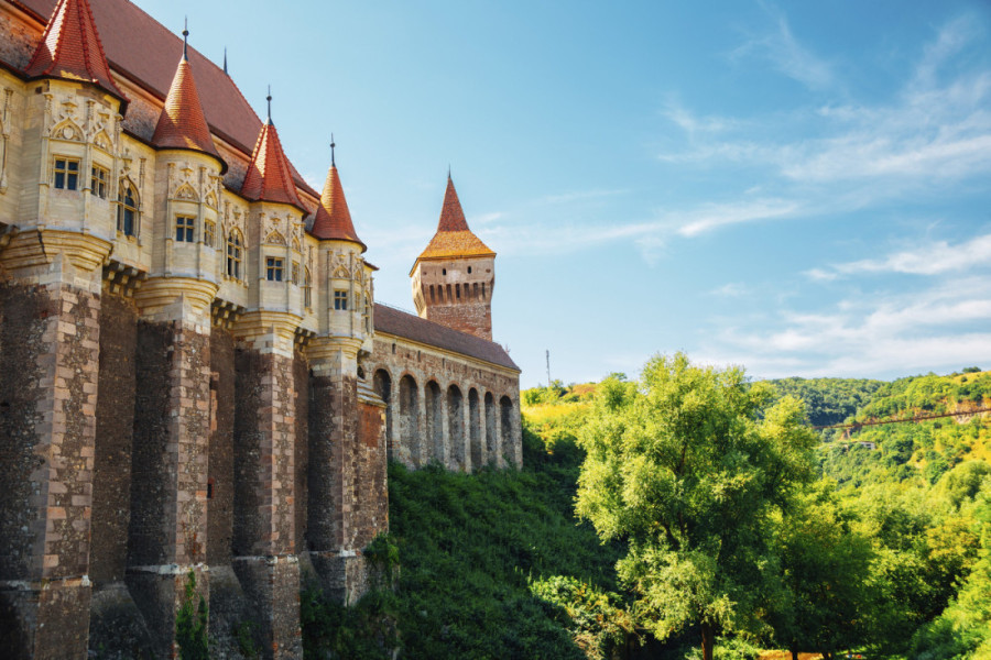 Dugih sedam godina je Drakula bio zarobljen u ovom zamku: Bajkovitu tvrđavu obožavaju i filmadžije, a do nje ima četiri sata vožnje (FOTO)
