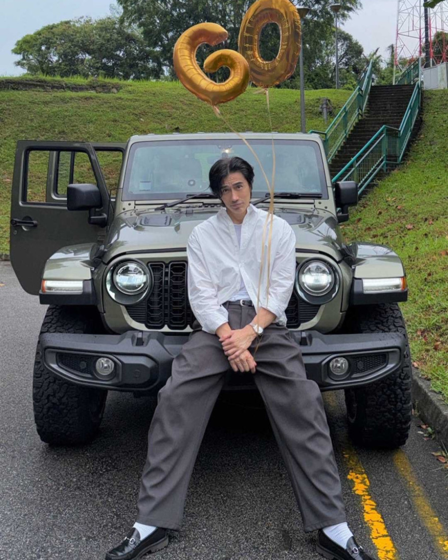 Internet ne veruje da je napunio 60 godina: Izgleda upola mlađe, a njegov izgled godinama izaziva čuđenje širom sveta (FOTO)