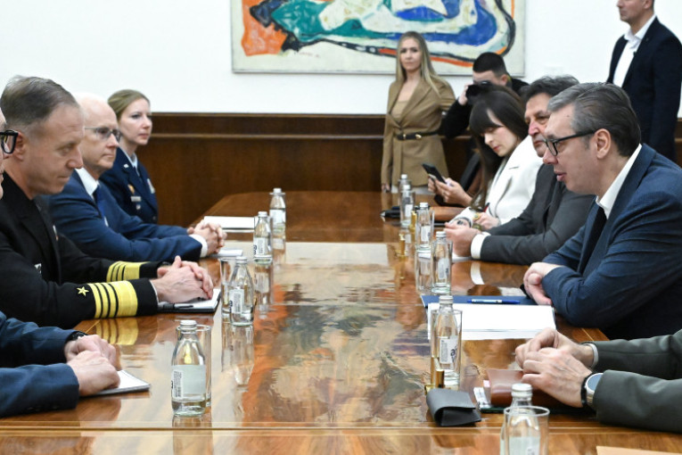 Vučić se sastao sa Džordžom Vajkofom: Razgovarali o jačanju saradnje Srbije i NATO (FOTO)