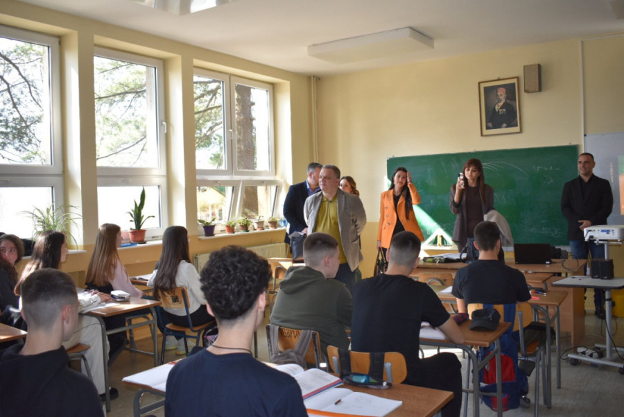 Važno! Oglasilo se Ministarstvo, tiče se probnog završnog ispita!