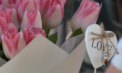 Zbog njegovih buketa svi dolaze na Kalenić pijacu: Stefan napravio pravi mali bum u prodaji cveća, evo zašto