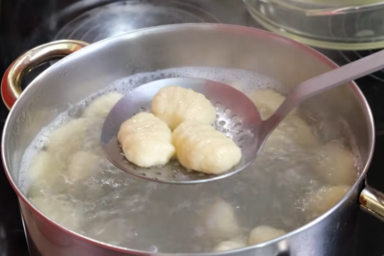 Imate višak krompira? Napravite mekane domaće njoke za manje od pola sata (RECEPT)