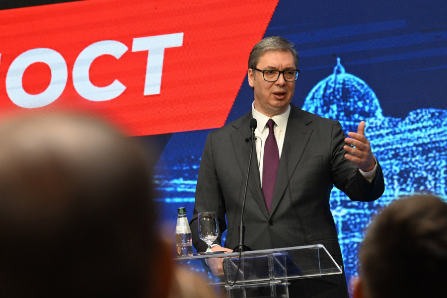 Predsednik Vučić predstavlja nacionalnu strategiju "Srbija 2030": "Prosečna plata 1.700 evra do 2030. godine, prosečna penzija 750 evra!"