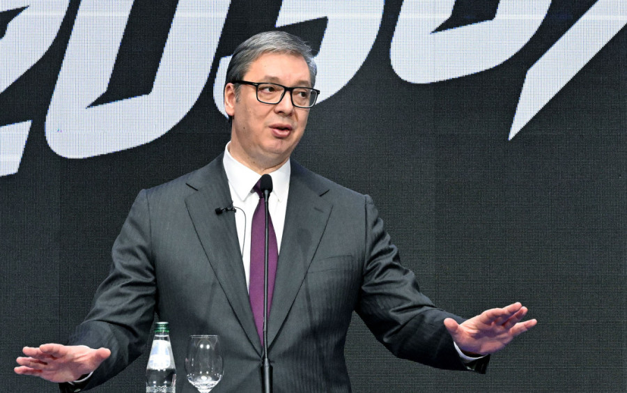 Predsednik Vučić predstavlja nacionalnu strategiju "Srbija 2030": "Prosečna plata 1.700 evra do 2030. godine, prosečna penzija 750 evra!"