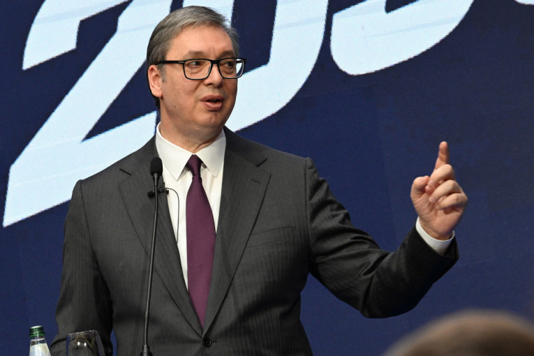 Predsednik Vučić: Do 2035. uložićemo 48 milijardi evra, plus 15 milijardi evra u vojsku i policiju!
