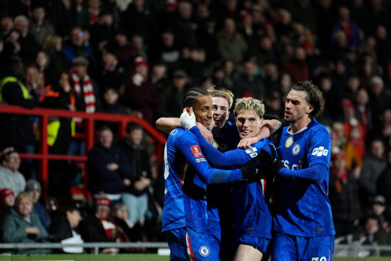 Čelsi se provukao kroz iglene uši! Reksam stao na korak od senzacije!