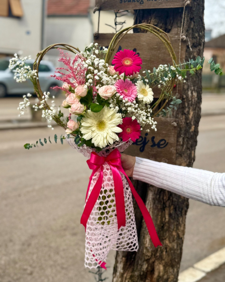 Preduzetnice iz Blaca, Marijana i Tanja, čine Dan žena posebnim za sve! Dokaz su da se može biti majka, supruga i poslovna žena (FOTO)