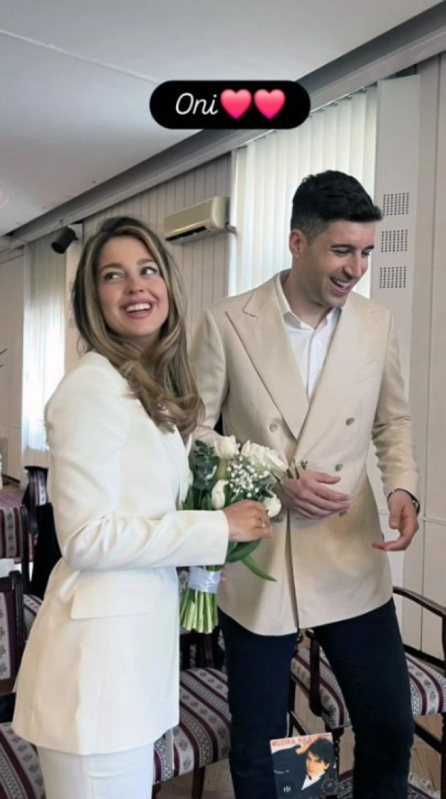 Udala se bivša devojka Petra Strugara! Sudbonosno "da" izgovorila hirurgu! (FOTO)