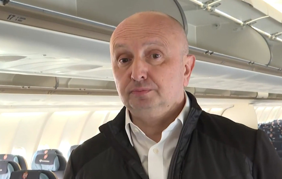 Avion "Er Srbije" stigao u Dubai: Čeka se ukrcavanje putnika, od ovoga zavisi da li će poleteti nazad! (FOTO/VIDEO)