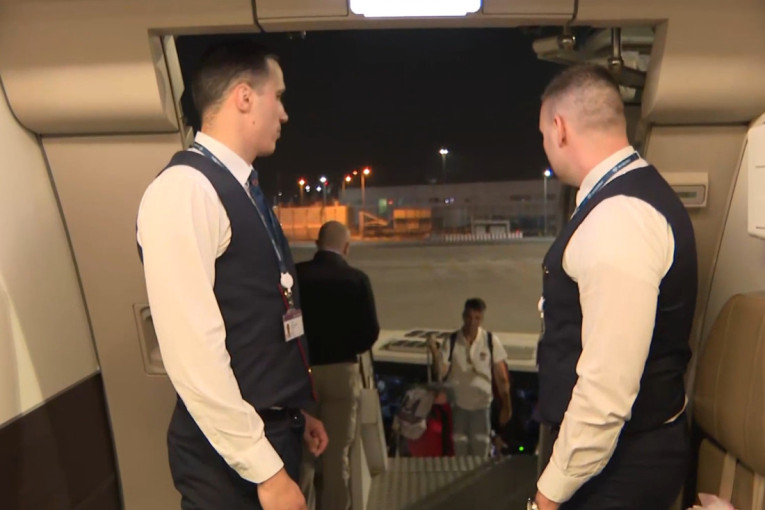 Avion Er Srbije poleteo iz Dubaija: Među putnicima i 10 beba! Evo kada se očekuje da slete (FOTO/VIDEO)