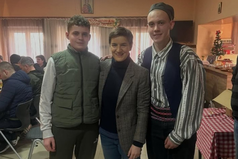 "Za nas iz SNS-a nema građana prvog i drugog reda: Brnabić u selu Valevac: Svako mesto u Srbiji je jednako važno