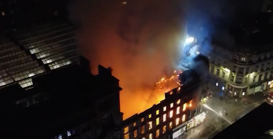 Novi detalji požara u Glazgovu: Urušilo se istorijsko zdanje, borba sa vatrom trajala satima (FOTO/VIDEO)