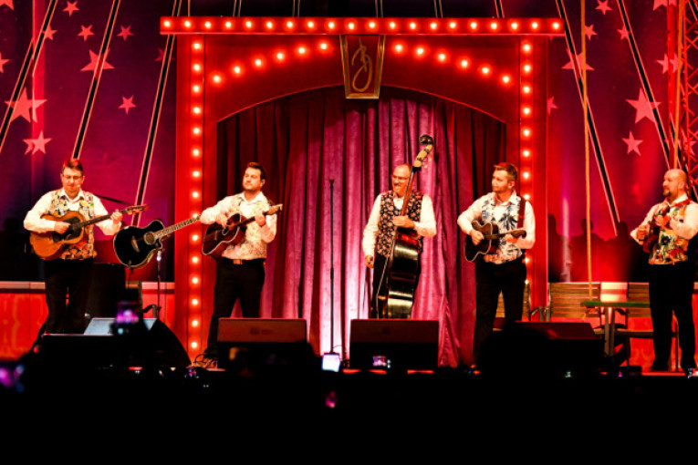 Od starogradskih pesama do stihova Balaševića: Gospon Tamburaši premijerno u Sava Centru