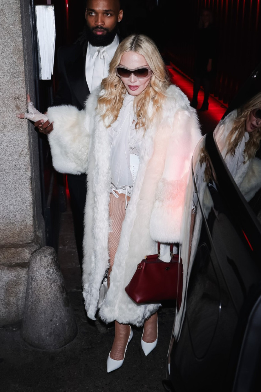 Madona u 68. ponovo u venčanici: Oživela legendarni stil iz 1984. godine (FOTO)