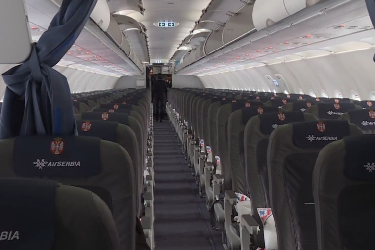 Avion Er Srbije sleteo u Rijad: Nastavlja se evakuacija Srba iz ratne zone na Bliskom istoku! (FOTO/VIDEO)