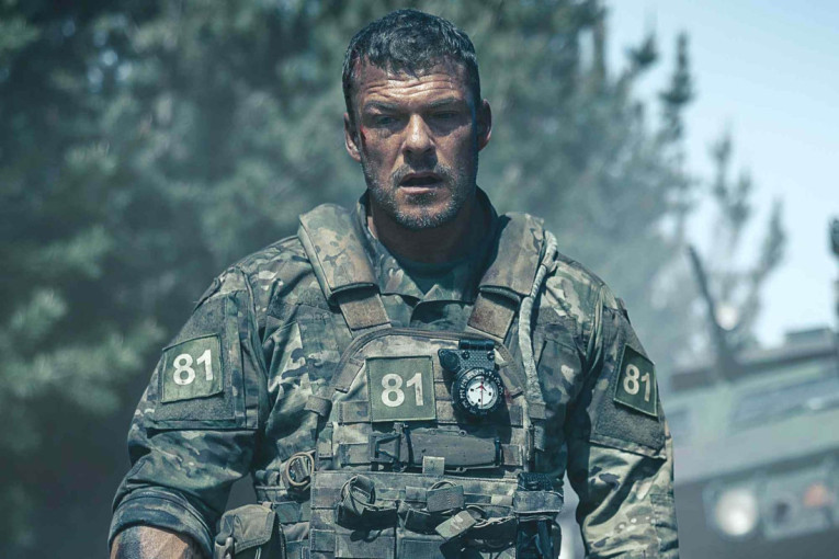 Alan Ričson pokorio Netfliks: Film "War Machine" donosi vanzemaljsku artiljeriju i vozi žestoko (FOTO/VIDEO)