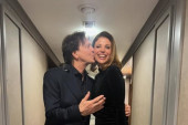 Zdravko Čolić ljubi 25 godina mlađu misicu! Osvanula fotka, ona ne skida osmeh! (FOTO)