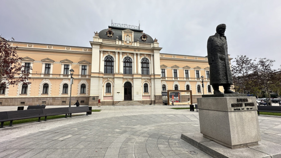Udes u Kragujevcu: Auto se zakucao u kombi Hitne pomoći!
