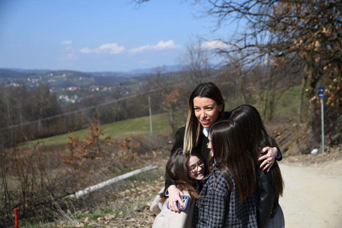 Najveće bogatstvo naše zemlje! Ministarka gost sedmočlane porodice u Sevojnu (FOTO)