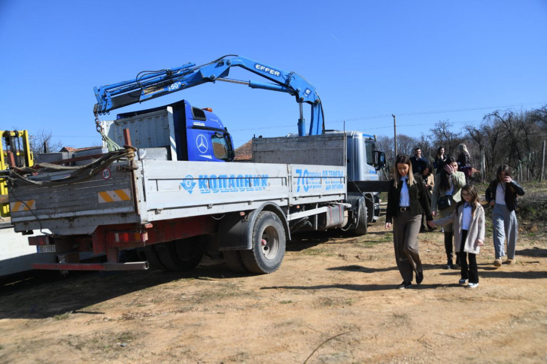 Najveće bogatstvo naše zemlje! Ministarka gost sedmočlane porodice u Sevojnu (FOTO)
