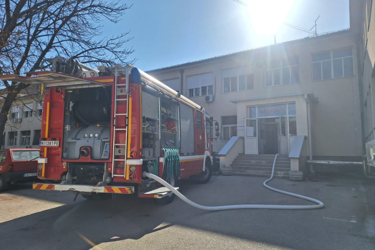 Pojavio se dramatični snimak! Ovako je gorelo porodilište u Čačku