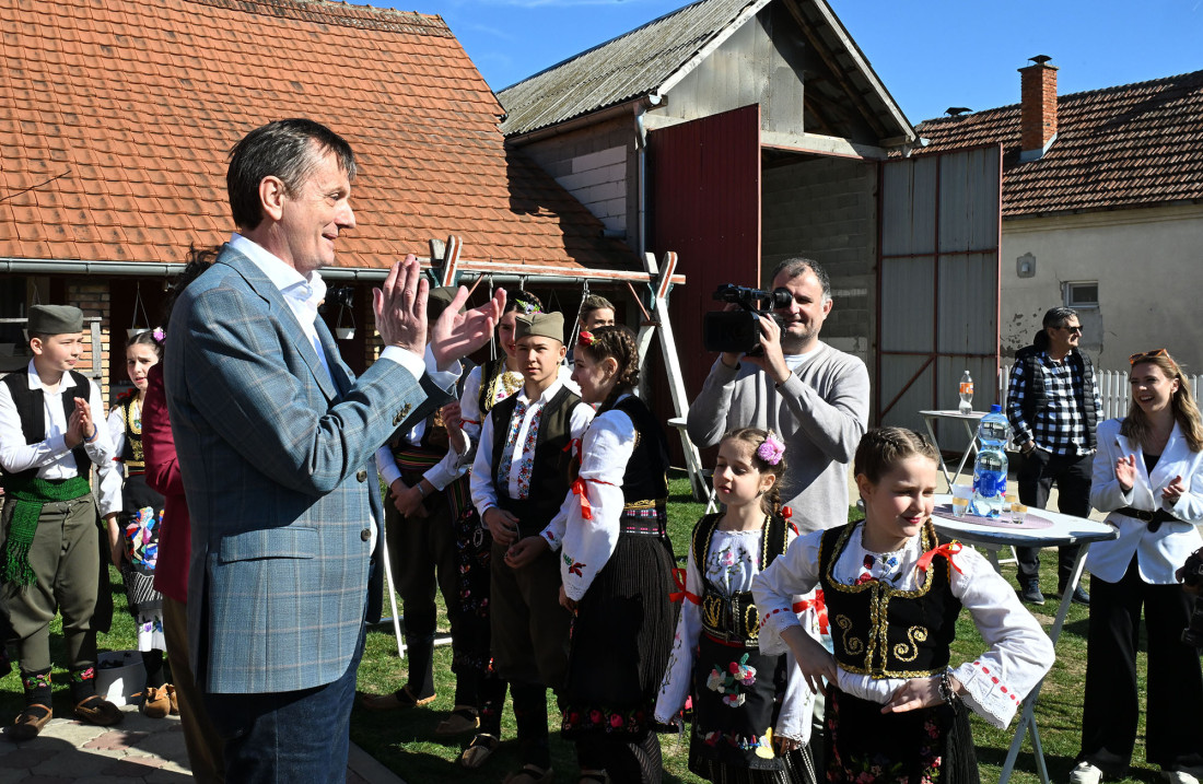Glišić u Smederevskoj Palanci: Za decu bolji uslovi, rešavamo i vodovod (FOTO/VIDEO)
